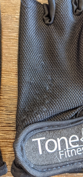 Tone Fitness work out gloves - Picture 3 of 4